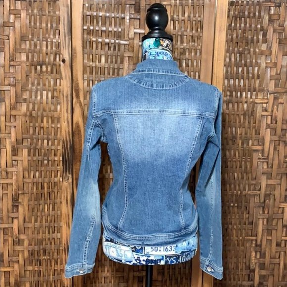 NWT Women's Fitted Sparkle Studded Denim Jacket - Picture 4 of 8